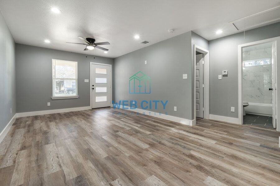 2230 Jordan St - Photo 2 of 12