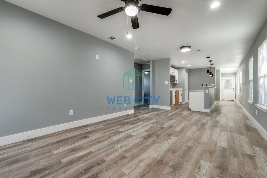 2230 Jordan St - Photo 3 of 12