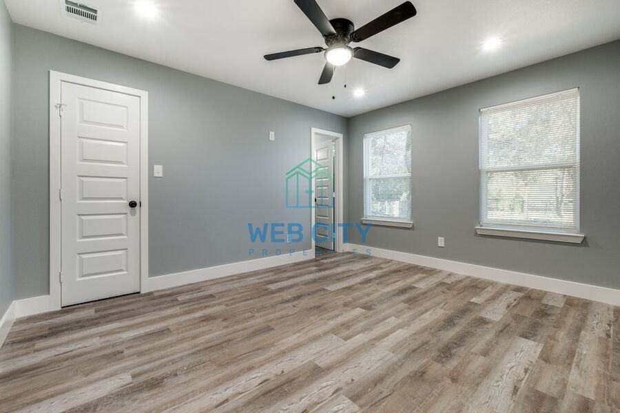 2230 Jordan St - Photo 7 of 12