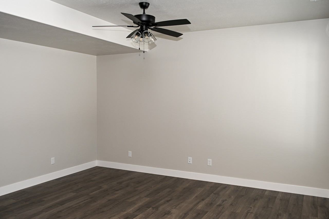 2246 S 1180 W - Photo 5 of 36