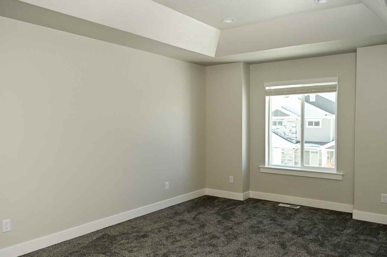 2246 S 1180 W - Photo 7 of 36