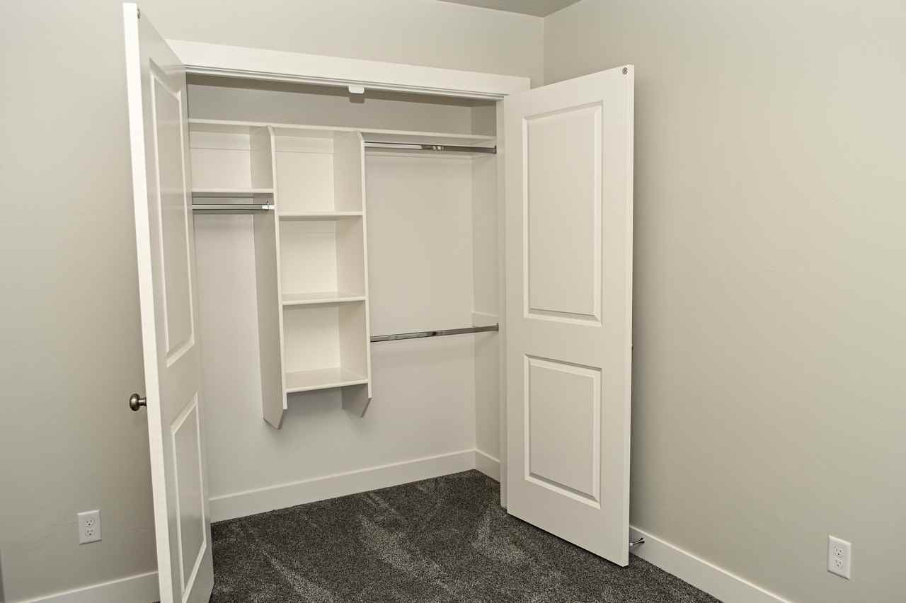 S 1220 E - Photo 4 of 27