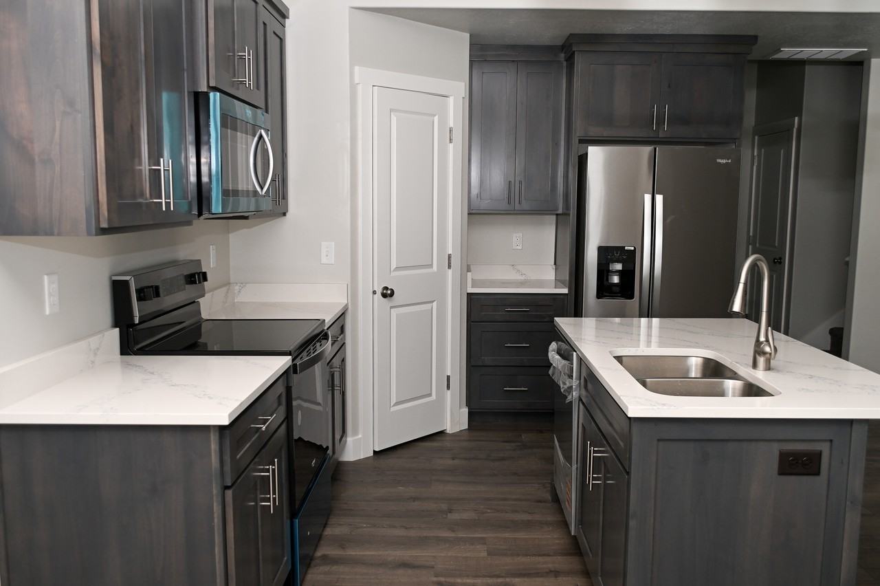 2254 S 1180 W - Photo 4 of 29