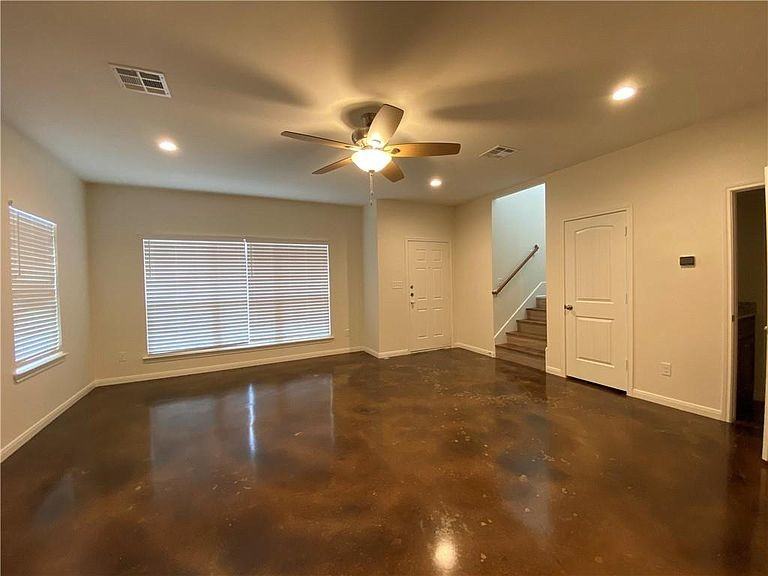 1406 Lemon Tree Ln #1 - Photo 4 of 12