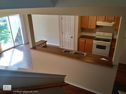 2200 S Phillippi St #1 - Photo 3 of 12