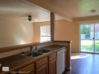 2200 S Phillippi St #1 - Photo 4 of 12