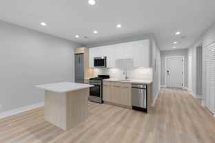 1548 W Juneway Ter #3A - Photo 1 of 1