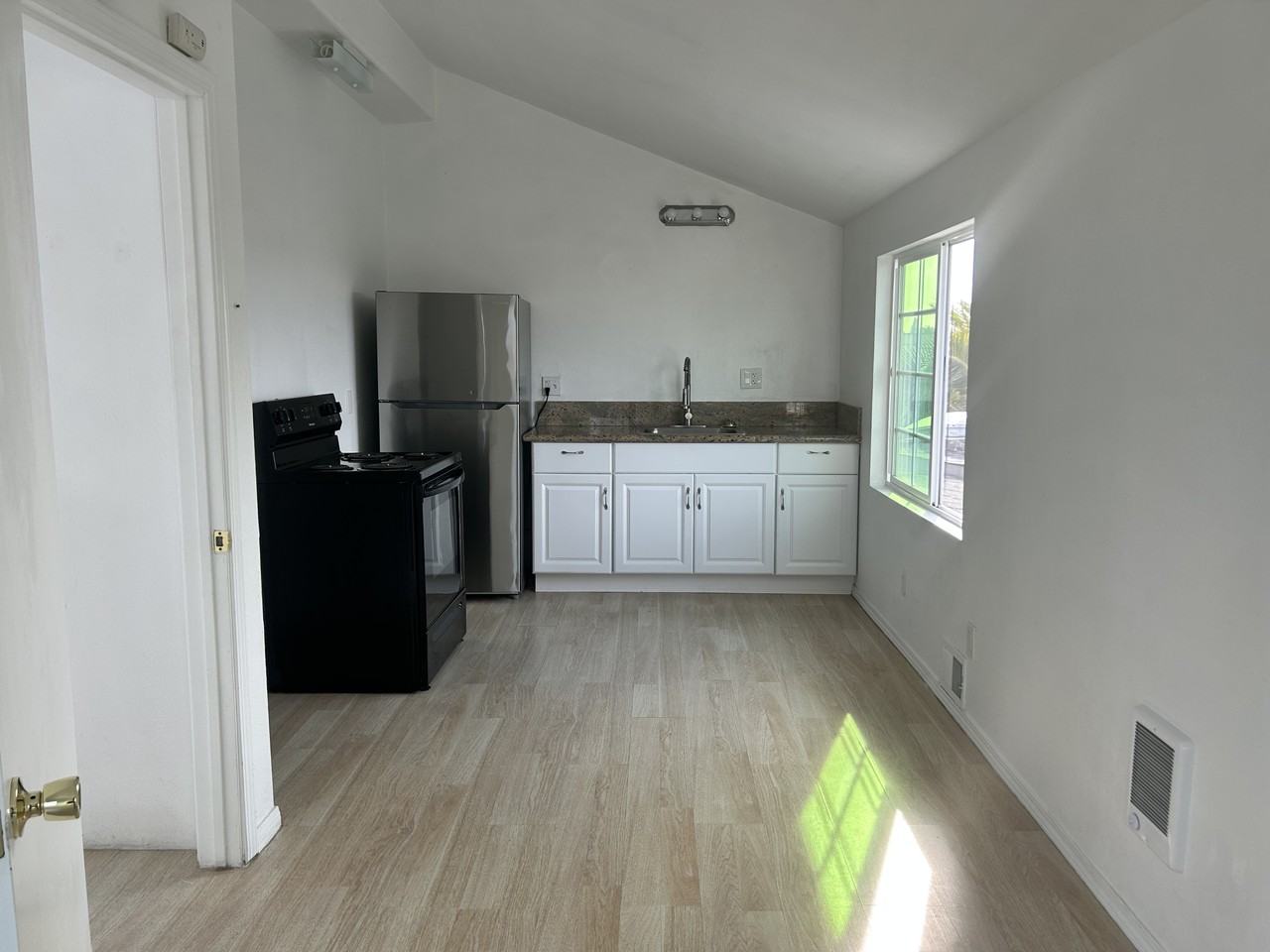 4026 Coleman Ave #0 - Photo 4 of 5