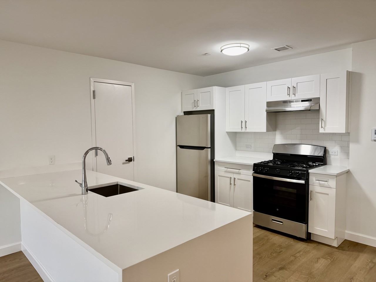 224 Gramatan Ave #4M