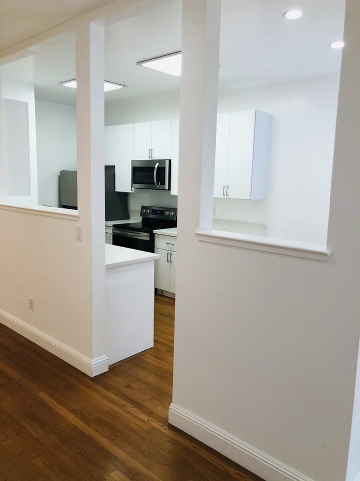 1755 Filbert St #1L - Photo 6 of 28