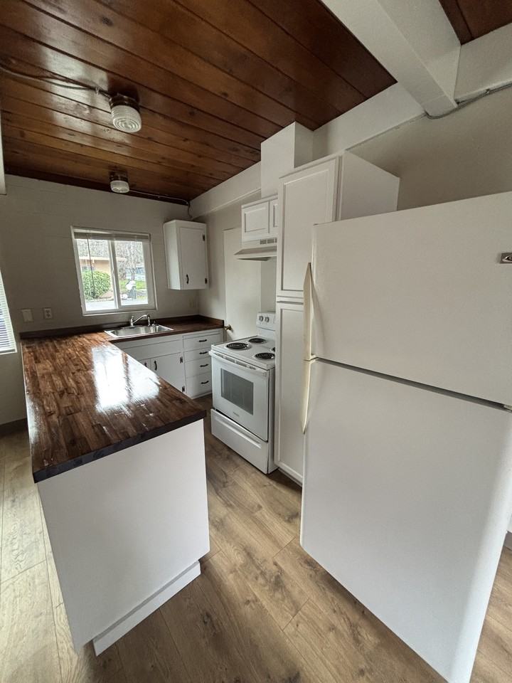 157 Peckerwood Ln #E - Photo 4 of 7