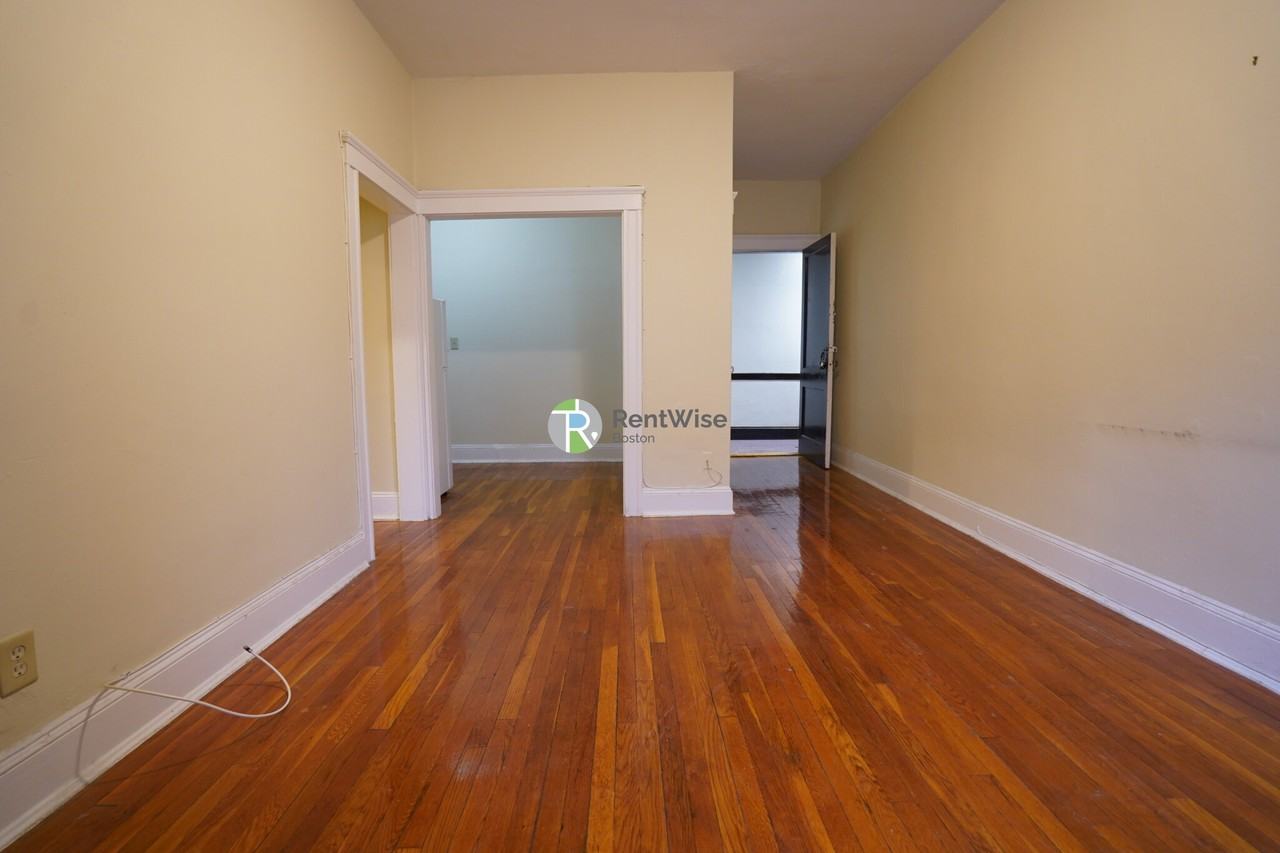 223 Essex St #25 - Photo 3 of 9