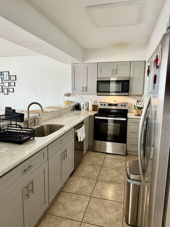 3930 S Roosevelt Blvd #N204 - Photo 5 of 9