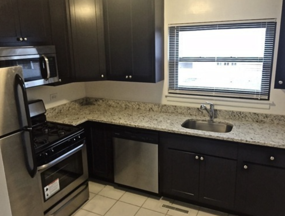 1942 Linden Ave #D - Photo 6 of 12