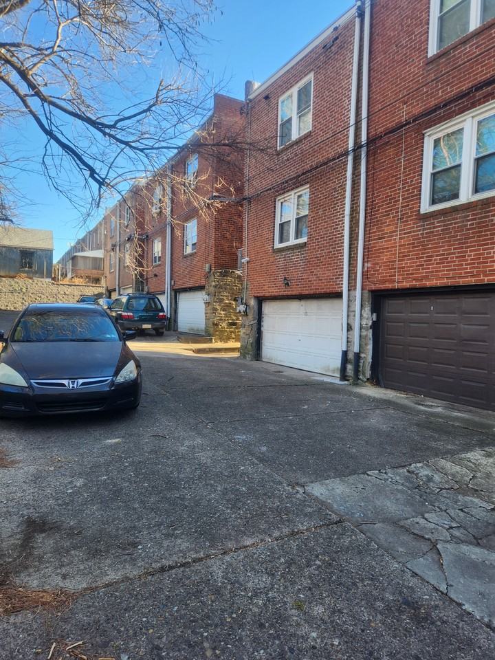 5967 Woodcrest Ave #B - Photo 2 of 15