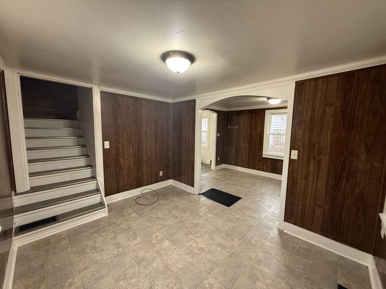 1324 Kenwood Ave #NA - Photo 3 of 10