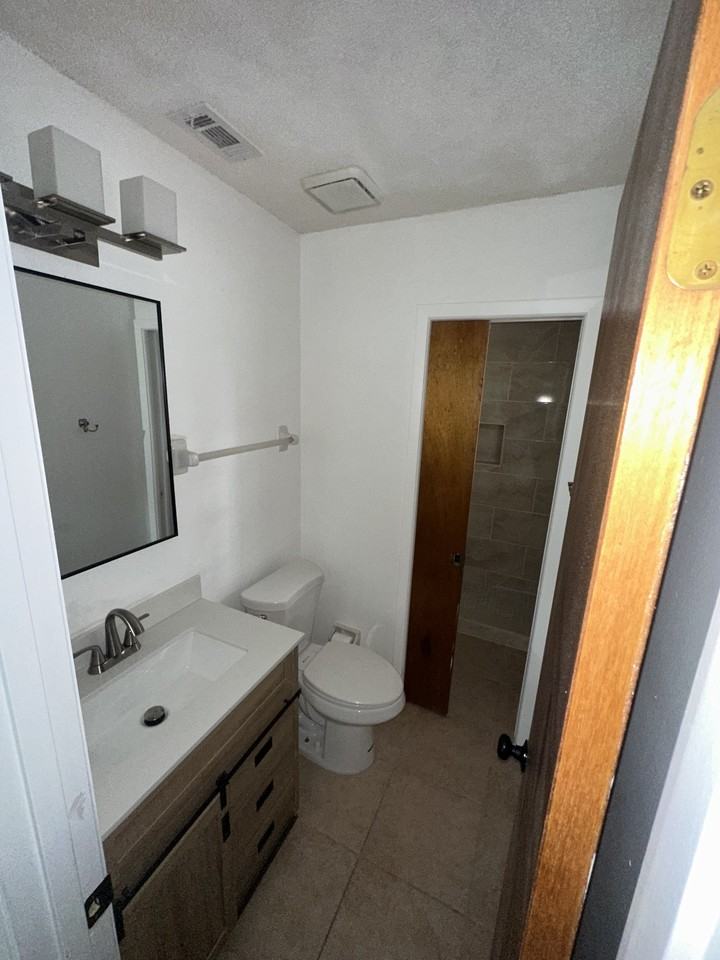 345 Chinaberry Ave #NA - Photo 4 of 8