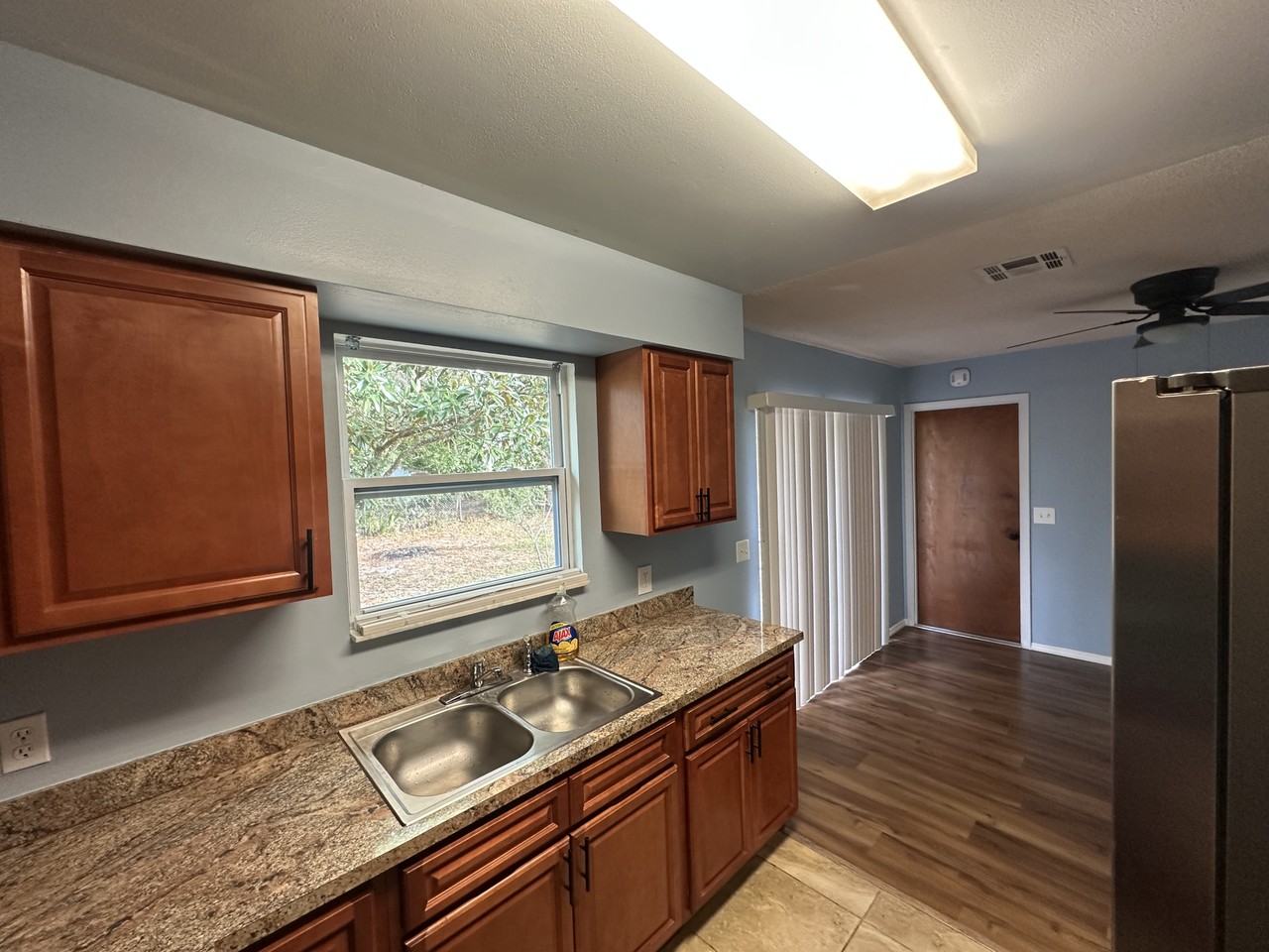 345 Chinaberry Ave #NA - Photo 6 of 8