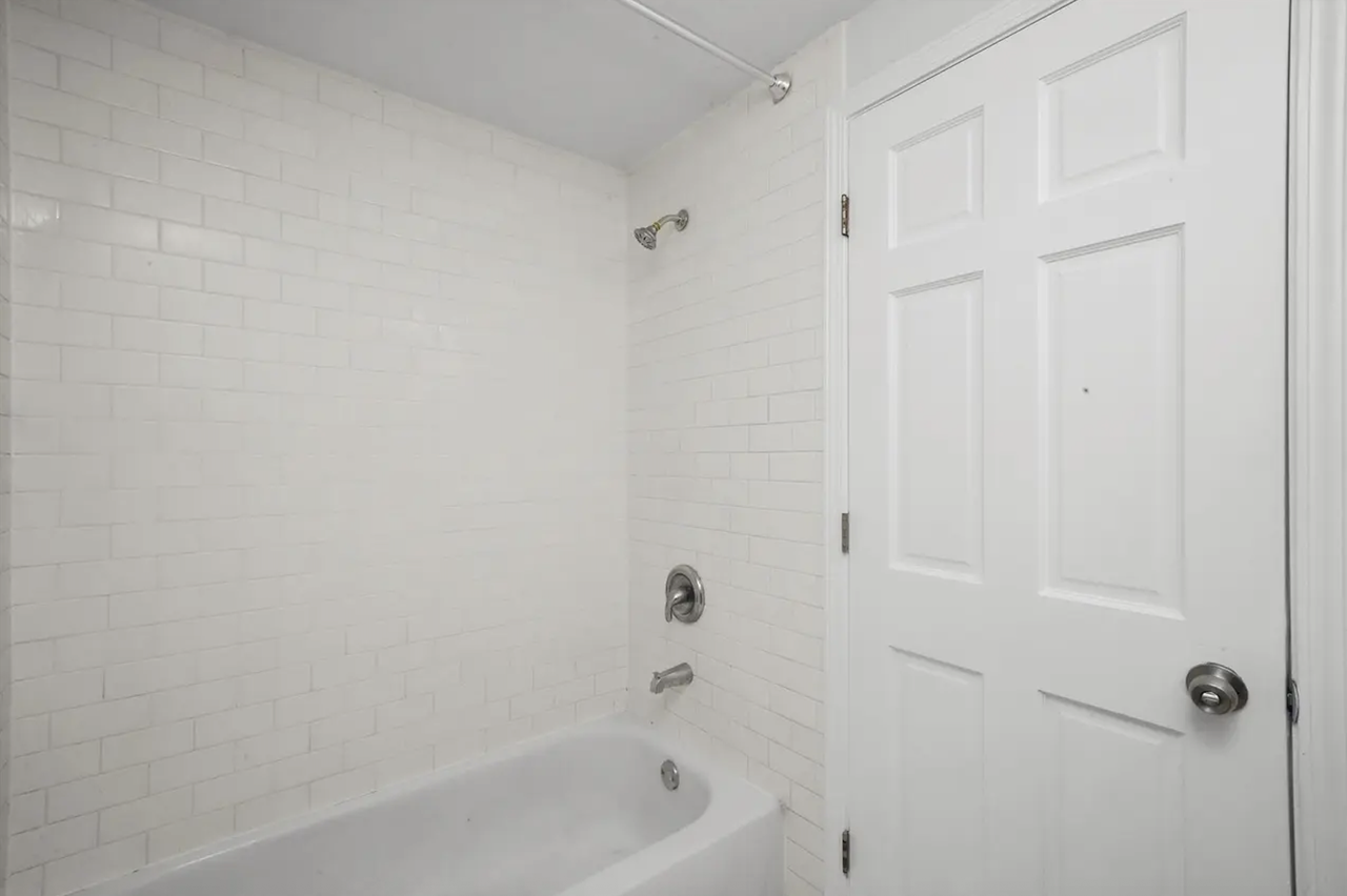 3343 W Warren Blvd #2 - Photo 5 of 9