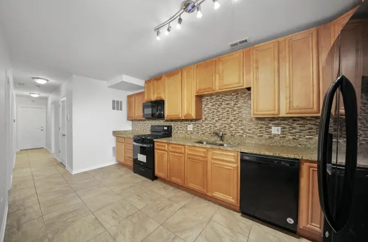 3343 W Warren Blvd #2 - Photo 6 of 9