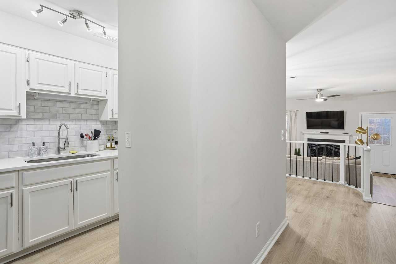 808 Kendall Dr #808 - Photo 3 of 21