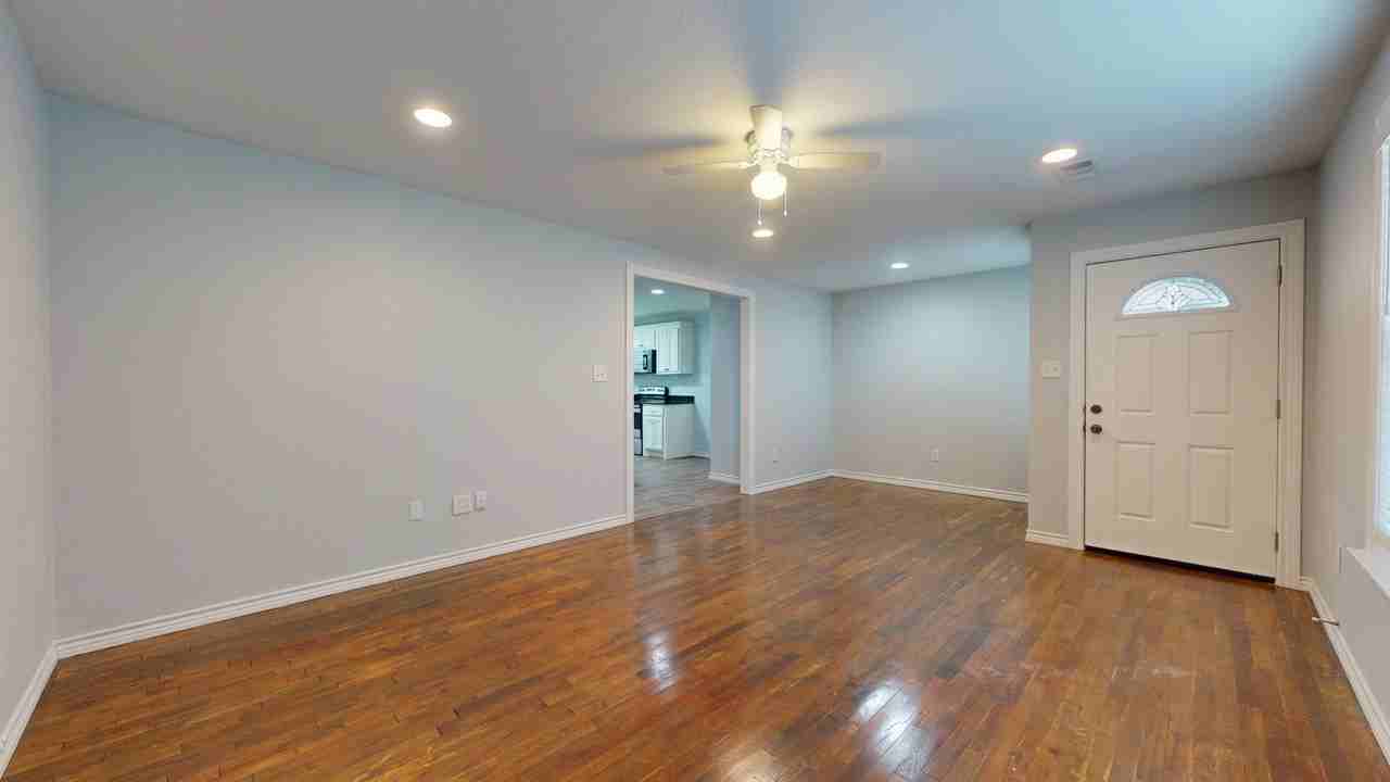 2620 W Washington St #1 - Photo 3 of 24