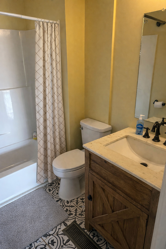 417 Clark St #NA - Photo 3 of 7