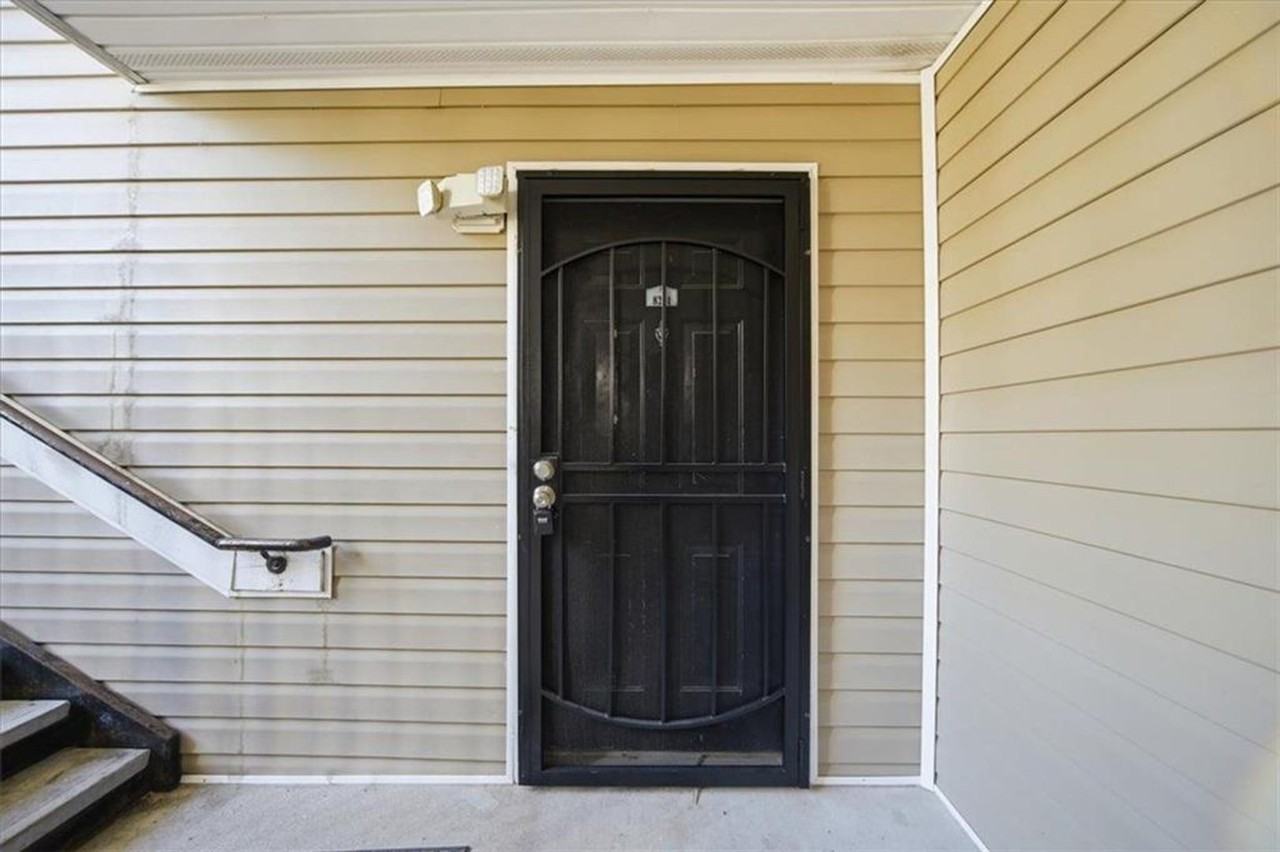 8201 Fairington Ridge Cir - Photo 2 of 9