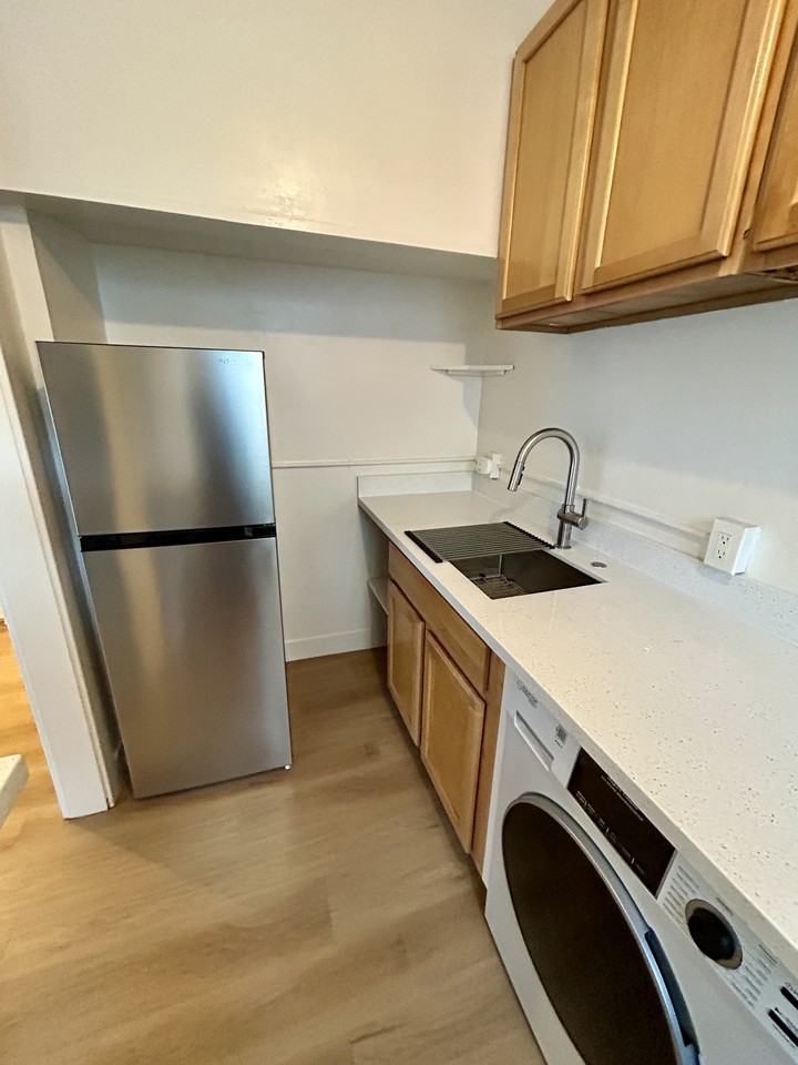 101 Hoffman Ave #A - Photo 7 of 12