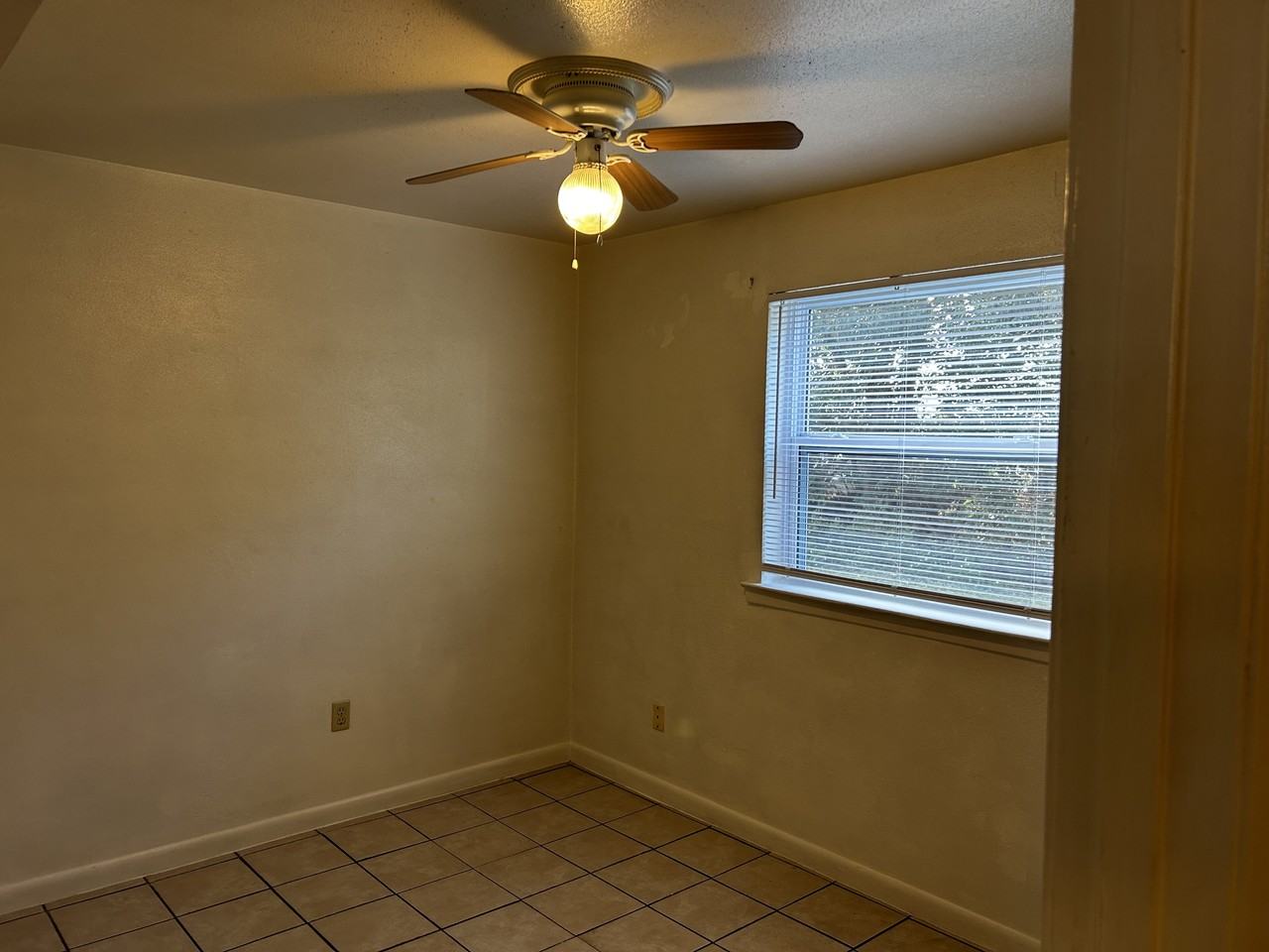 619 Warren St #B - Photo 7 of 13