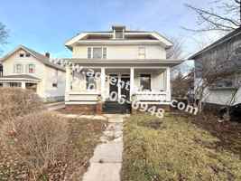 featured image of 2921 Broadway