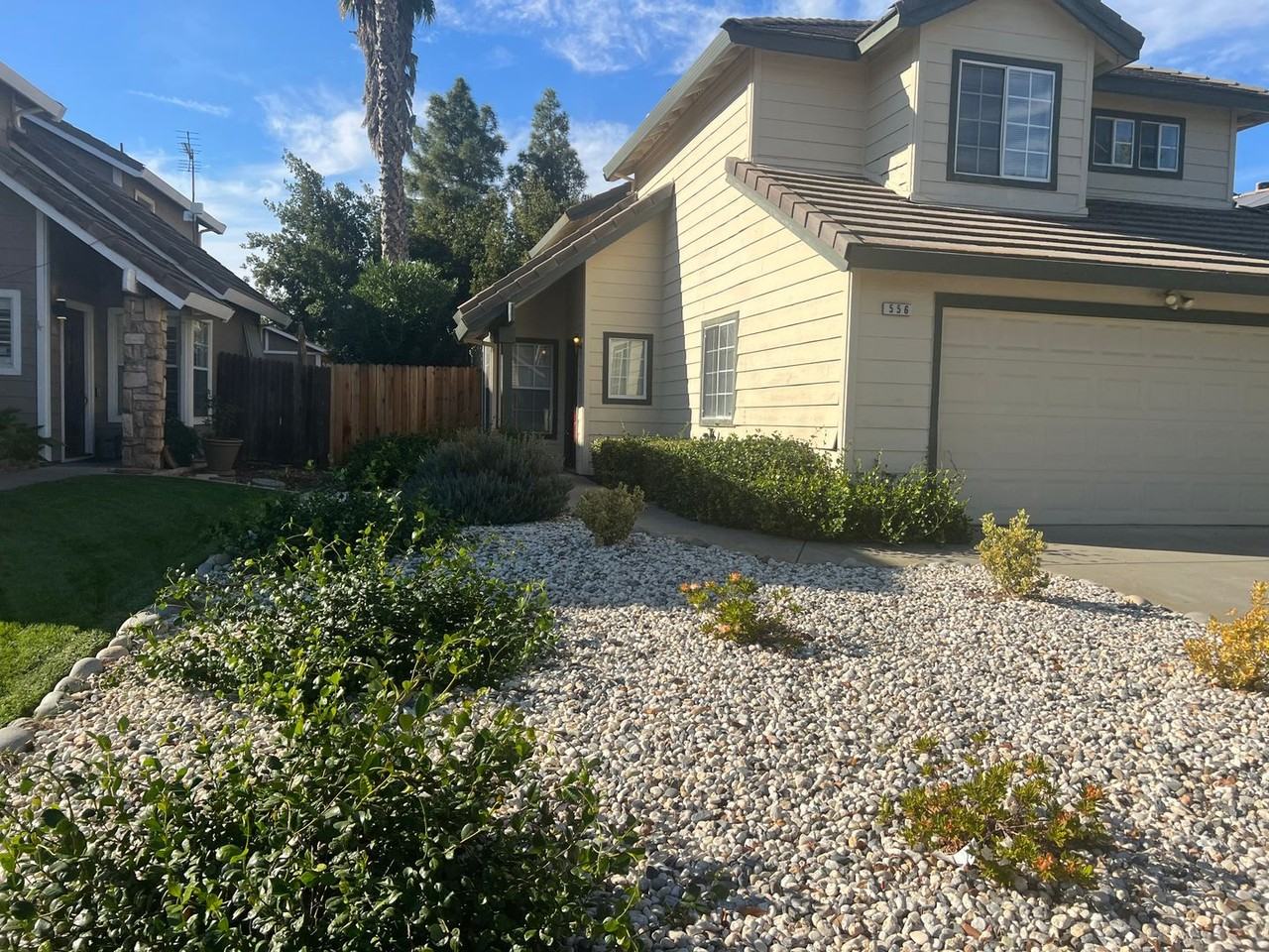 556 Regency Cir - Photo 2 of 18