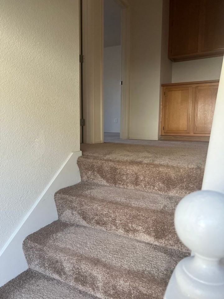 556 Regency Cir - Photo 6 of 18