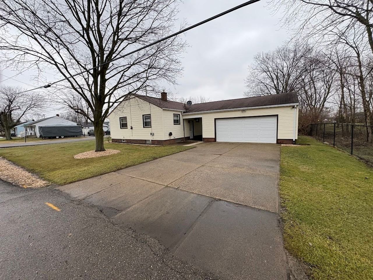 3035 Bayer Cir Nw - Photo 2 of 16