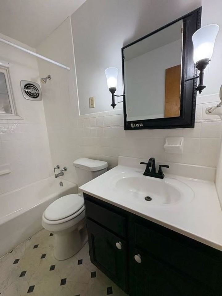 3035 Bayer Cir Nw - Photo 7 of 16