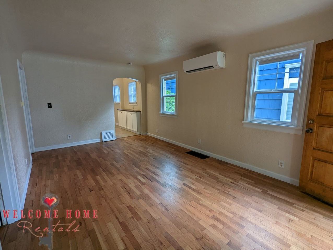 1314 Eastside St Ne - Photo 6 of 35