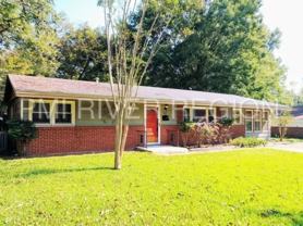 944 Parkwood Dr - Photo 1 of 1