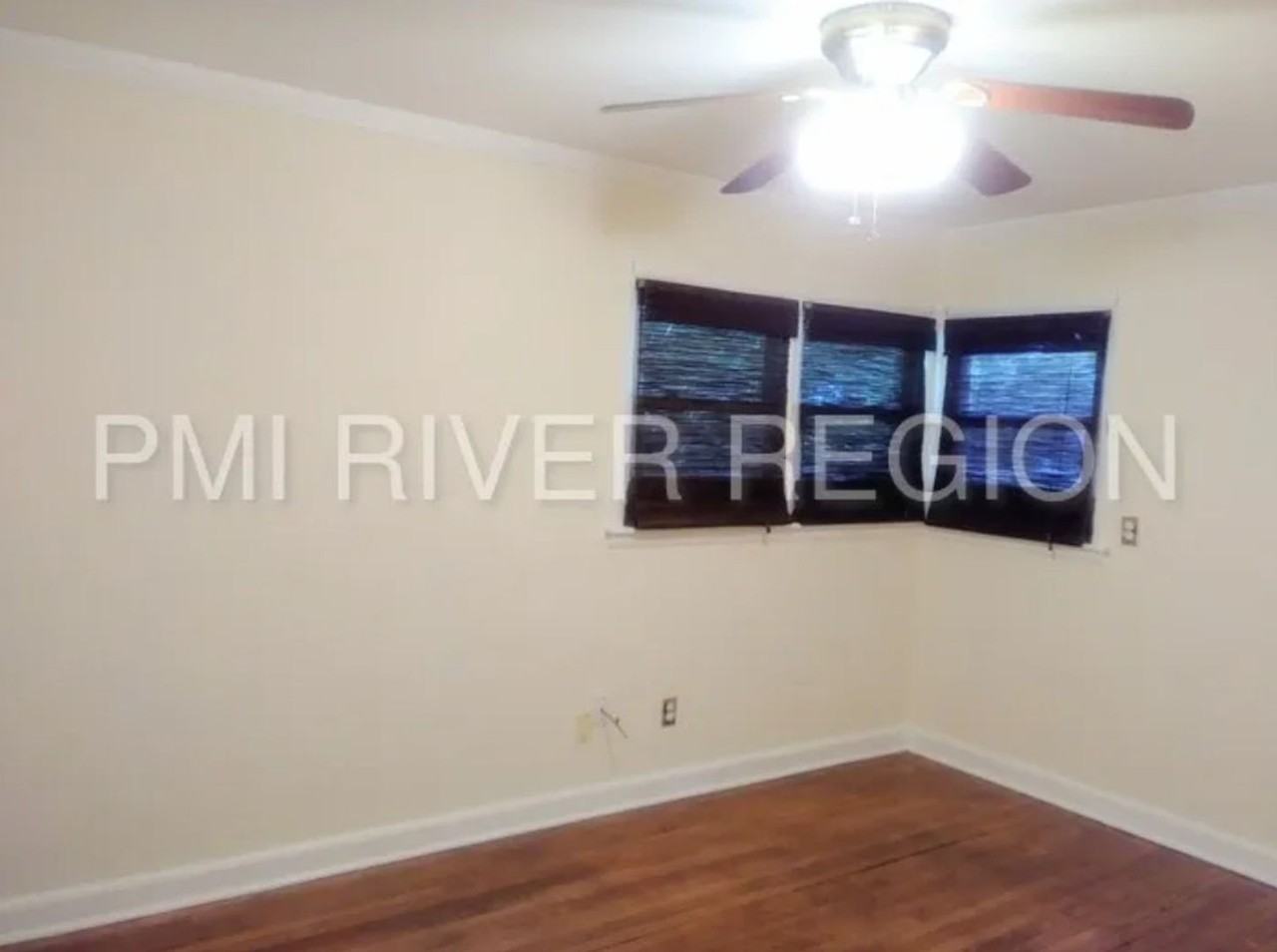 944 Parkwood Dr - Photo 3 of 12