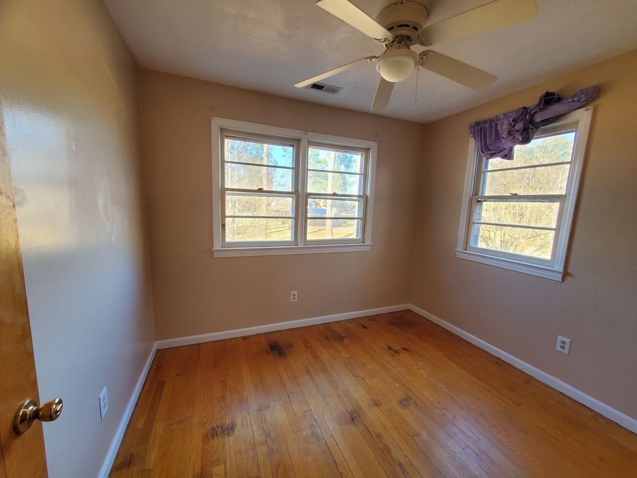 1801 Providence Rd - Photo 6 of 16