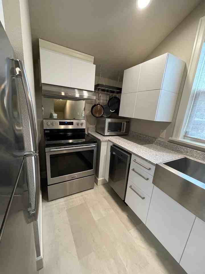 4900 Se Meldrum Ave #B - Photo 2 of 15