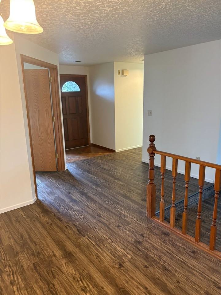 12909 Nw 40th Ave - Photo 5 of 33