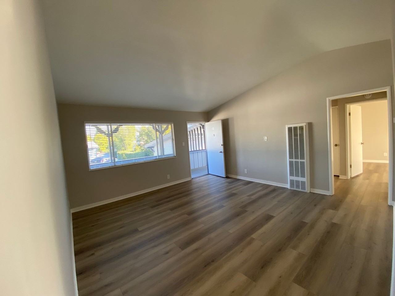 Buena Vista Apartments - Photo 5 of 26