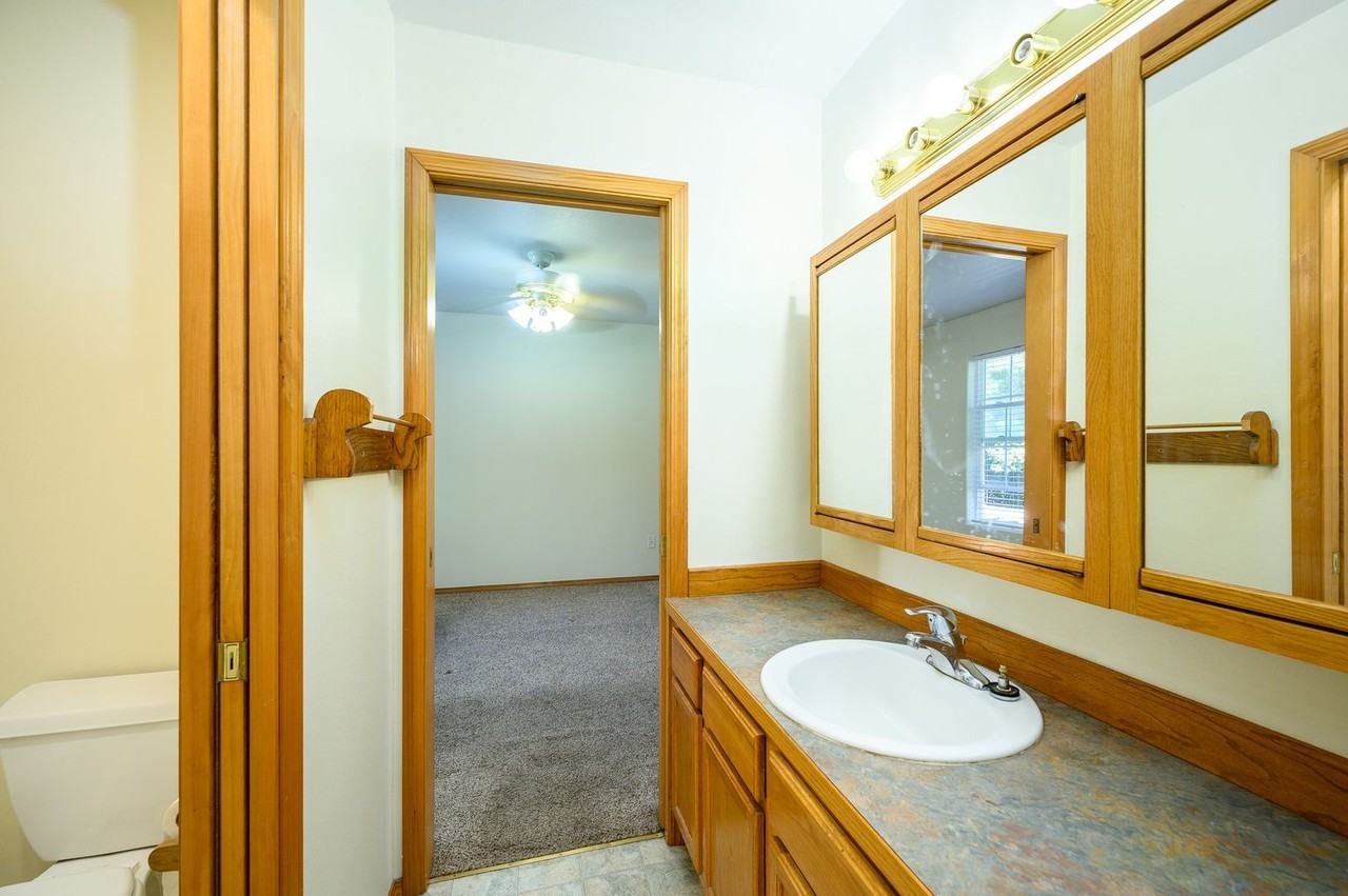 EDD1411 - Photo 4 of 34