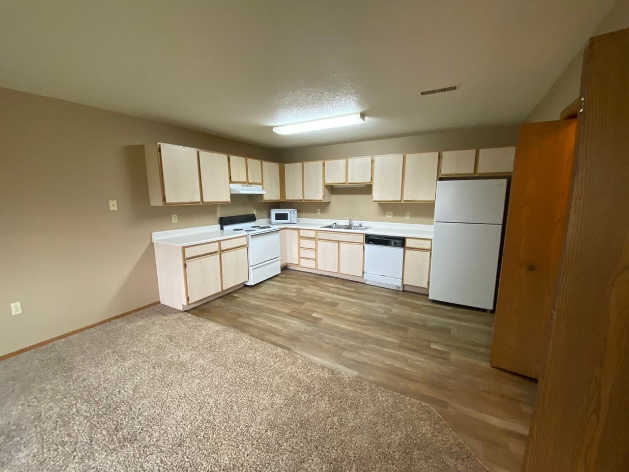 Quail Hollow Townhomes - Photo 4 of 19