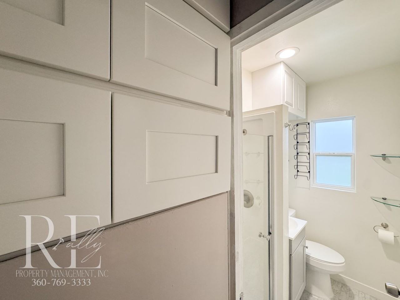 3015 Trenton Ave Ne - Photo 7 of 15