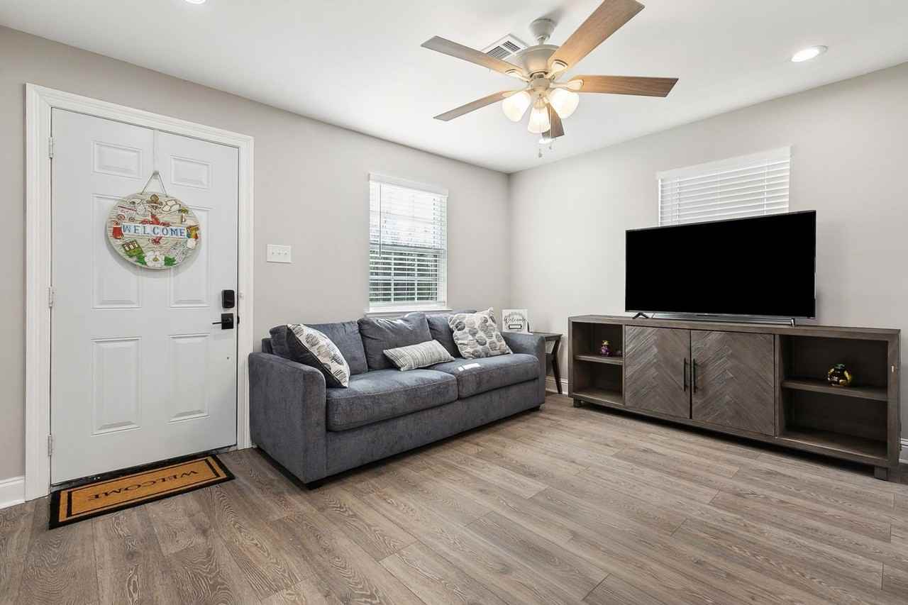 6530 Peoples Ave - Photo 2 of 12