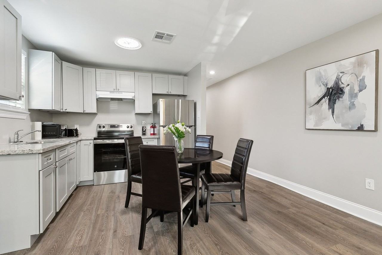 6530 Peoples Ave - Photo 4 of 12