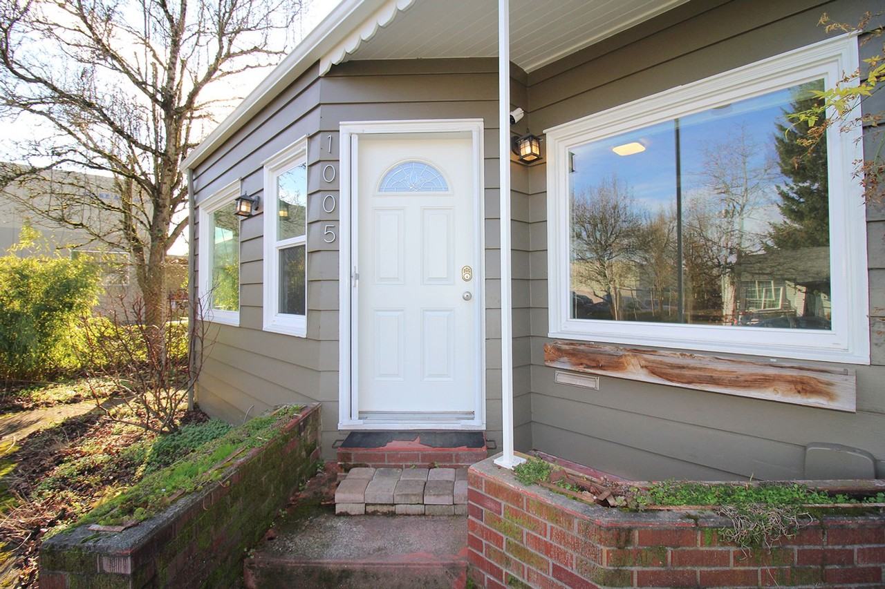 1005 Ne 58th Ave - Photo 3 of 31