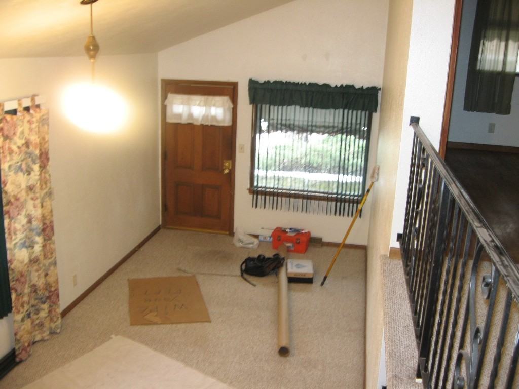 202 S Raynor Ave #2 - Photo 3 of 6