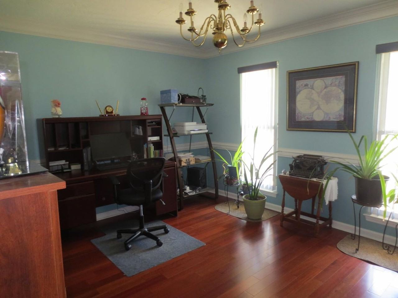 1318 Maple Leaf Ct - Photo 3 of 7